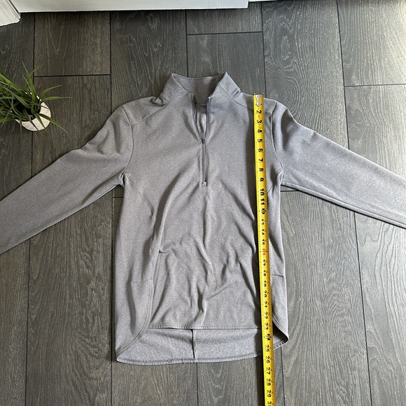 Woman’s Nike 1/4 zip up - Picture 3 of 5